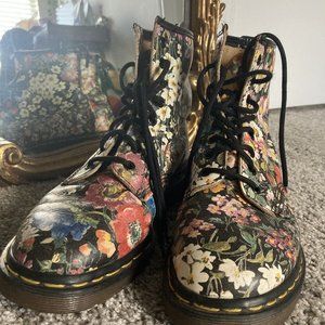RARE Vintage Floral Doc Marten Boots Size 9